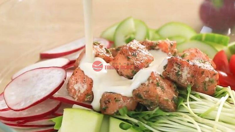 Salad cá hồi chuẩn vị Salad cá hồi chuẩn vị