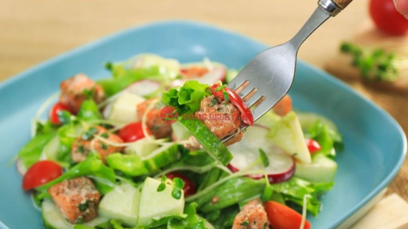 Salad cá hồi chuẩn vị Salad cá hồi chuẩn vị