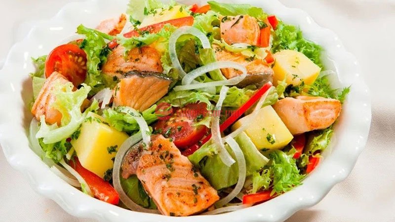 Salad cá hồi chuẩn vị Salad cá hồi chuẩn vị