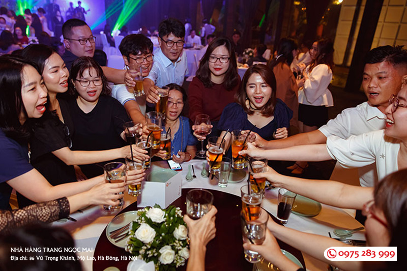 Đặt tiệc công ty với đơn vị tổ chức tiệc đẳng cấp chuyên nghiệp